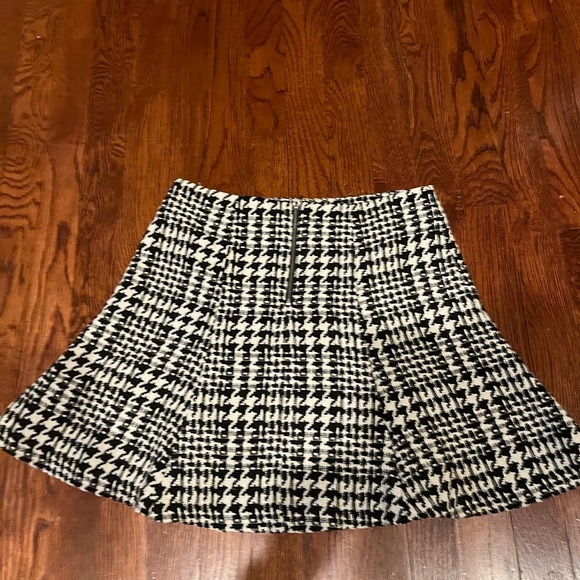 Black and White Houndstooth Women's Skirt Size S - Picture 3 of 6